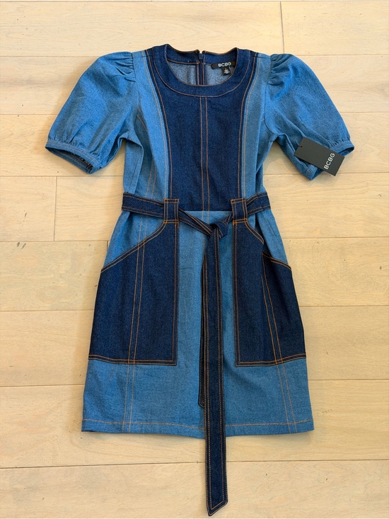 BCBG Dresses & Skirts - BCBG Two-Tone Blue Denim Belted Puff-Sleeve Dress